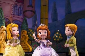 Sofia the First Joins Disney Junior – Live on Stage! - See more at: http://disneylandnews.com/2013/05/20/disneyland-resort-bursting-with-more-live-entertainment-kicks-off-summer-with-lineup-of-new-shows-and-thrills/#photo_gallery-4