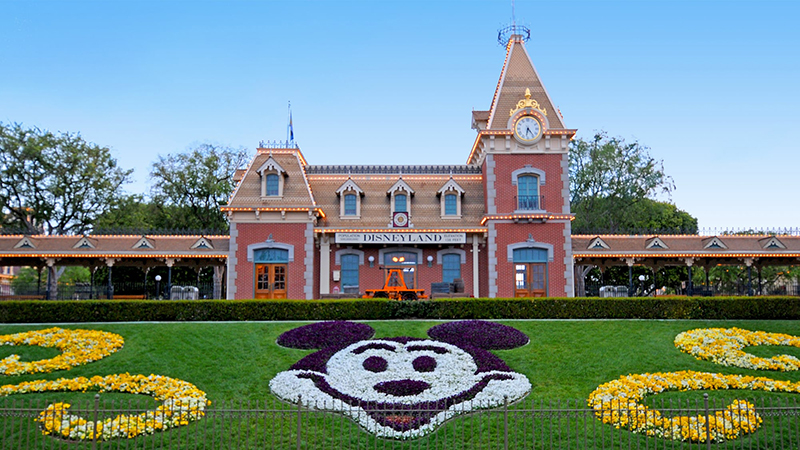The Top 10 Best Rides at the Disneyland Park in Anaheim, CA Featured Image